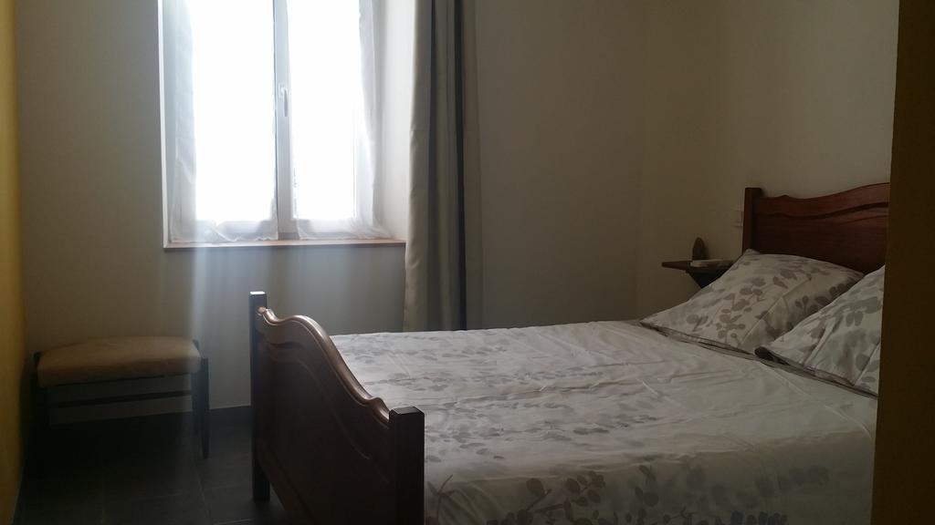 Millot Conilhac Bed & Breakfast Екстериор снимка